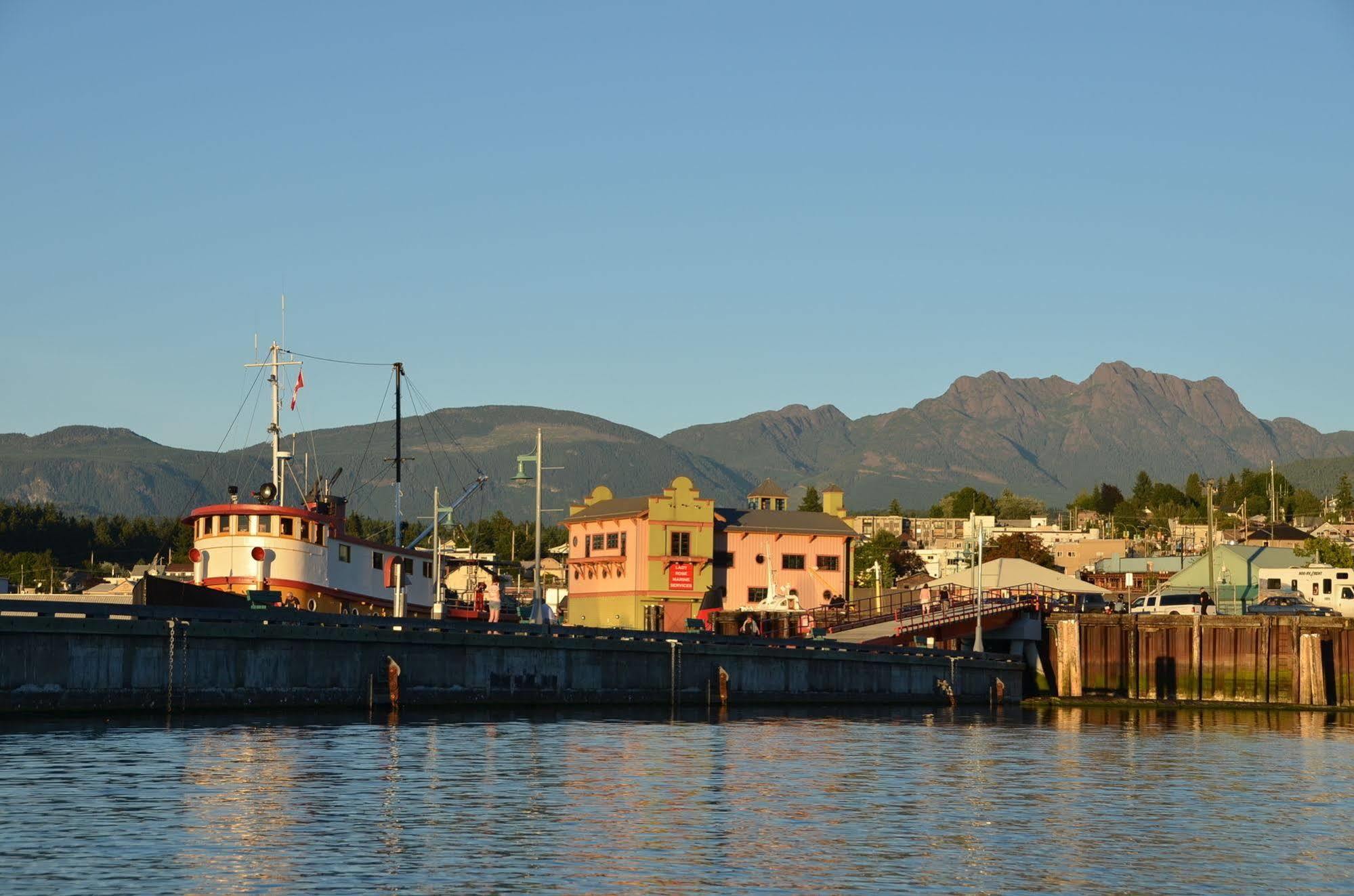 Swept Away Inn Port Alberni Exterior foto